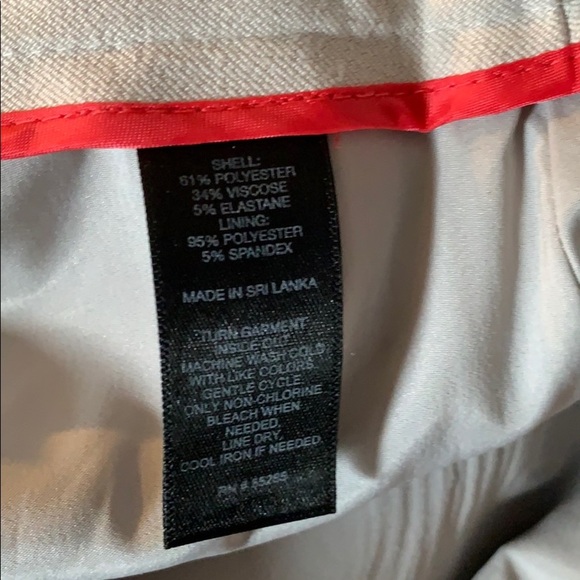 Express Skirt with small front slit - Picture 4 of 4